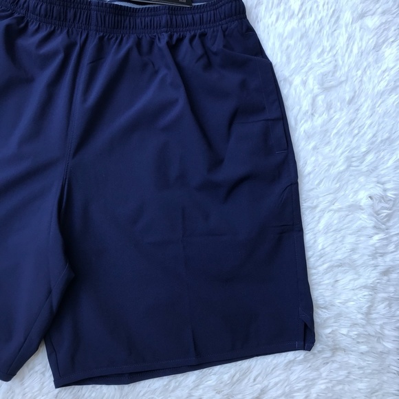 NWT Under Armour Qualifier 9" Woven Shorts - Picture 3 of 9